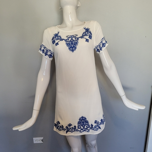 Lulus Tale to Tell Blue and Ivory Embroidered Shift Dress, VGUC, Size S - Picture 2 of 9